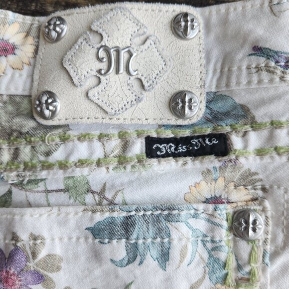 MISS ME Cargo Botanical Garden White Denim Shorts Zip Pocket Frayed Hem - Picture 4 of 11